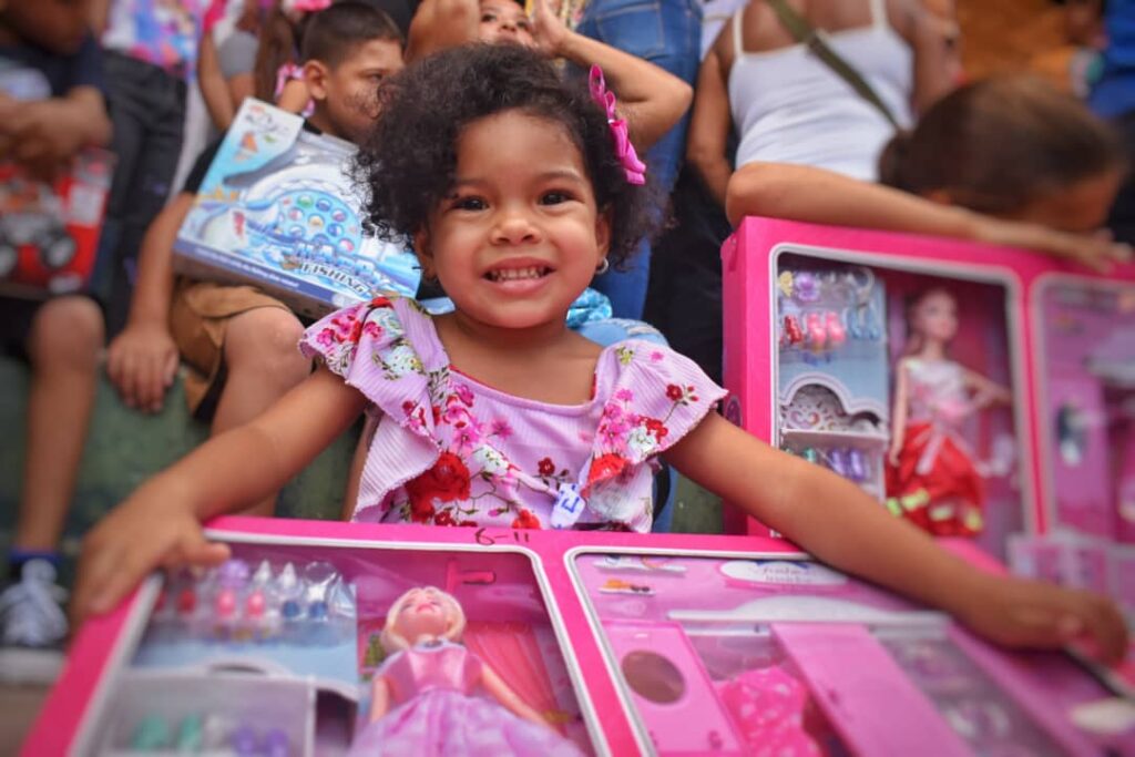 Ruta del Niño Jesús entregó 2700 juguetes en dos parroquias de Angostura del Orinoco