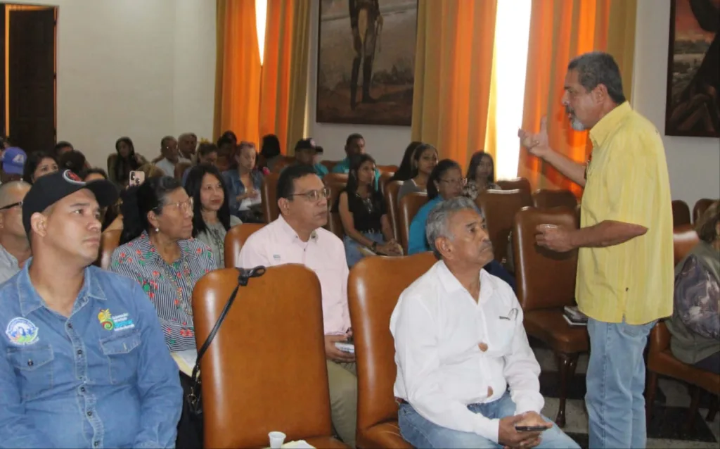 Trabajadores de la Gobernación de Bolívar debaten sobre 7T