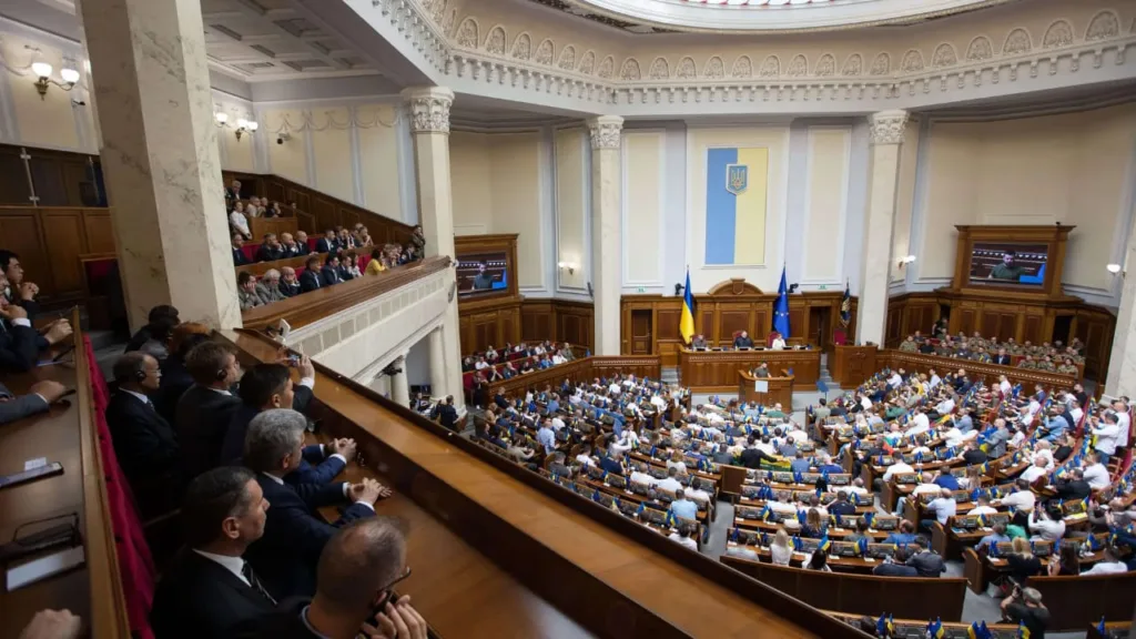 Parlamento ucraniano aprueba proyecto de ley sobre el endurecimiento de la movilización